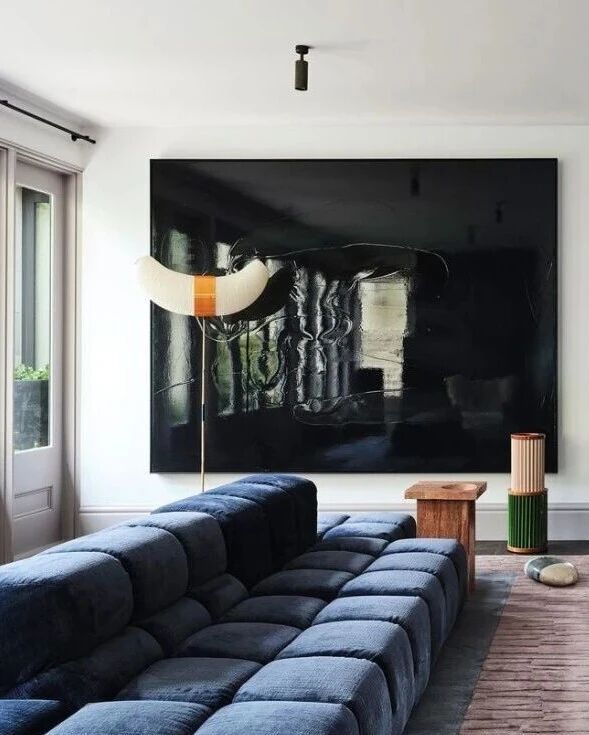 低调奢华的现代哥特风住宅,暗调美学与当代设计的完美融合 低调奢华的现代哥特风住宅 - 家居知识