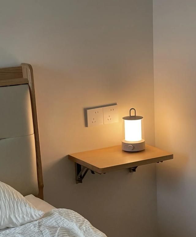 “床头柜”已逐渐退出中国家庭！看看年轻人的新型做法，美观实用 - 家居知识