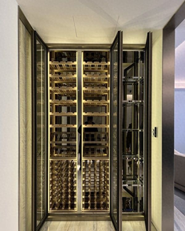 酒柜定制全攻略,厂家选择、价格对比与高性价比方案 酒柜定制大揭秘:专业厂家、价格与性价比全解析 - 家居知识