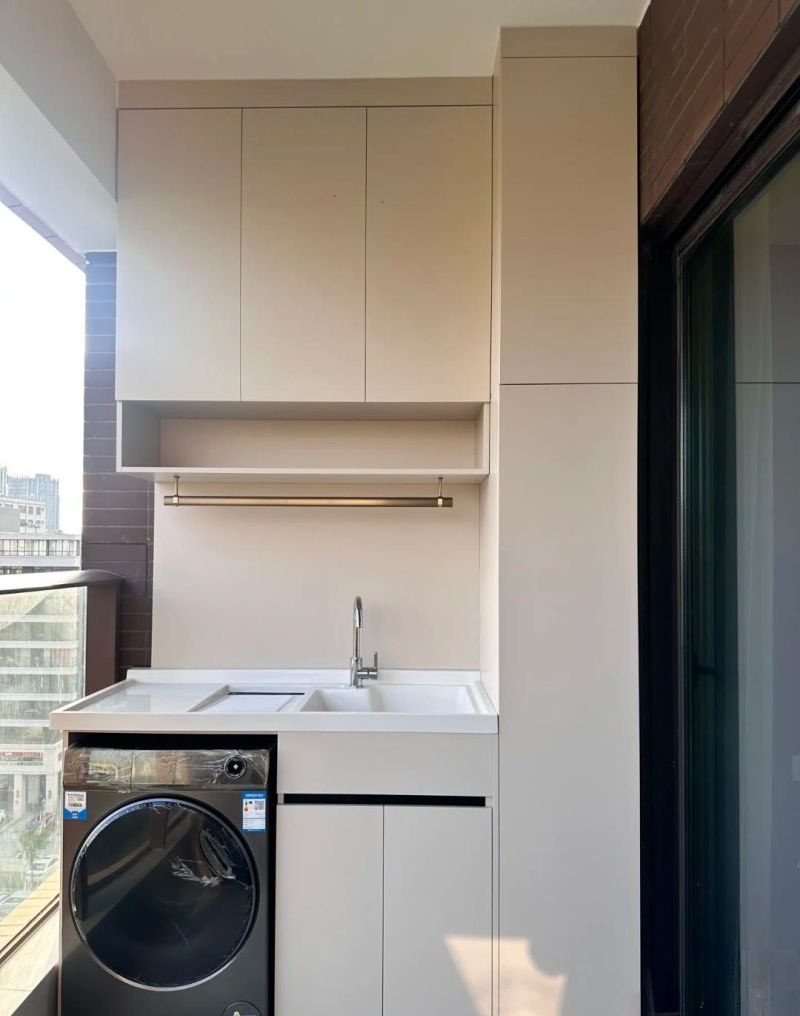 全屋定制阳台柜设计,空间利用与美观兼具的解决方案 全屋定制阳台柜设计 - 家居知识