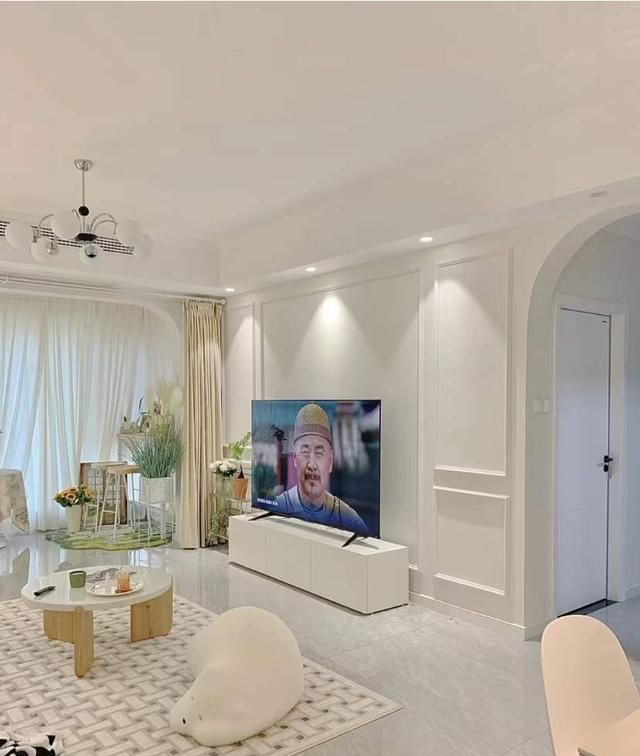 山东三口之家因穷装走红,全屋极简风引热议 山东一三口之家火了,因“穷装”而走红,全屋那叫一个极简,晒晒 - 家居知识