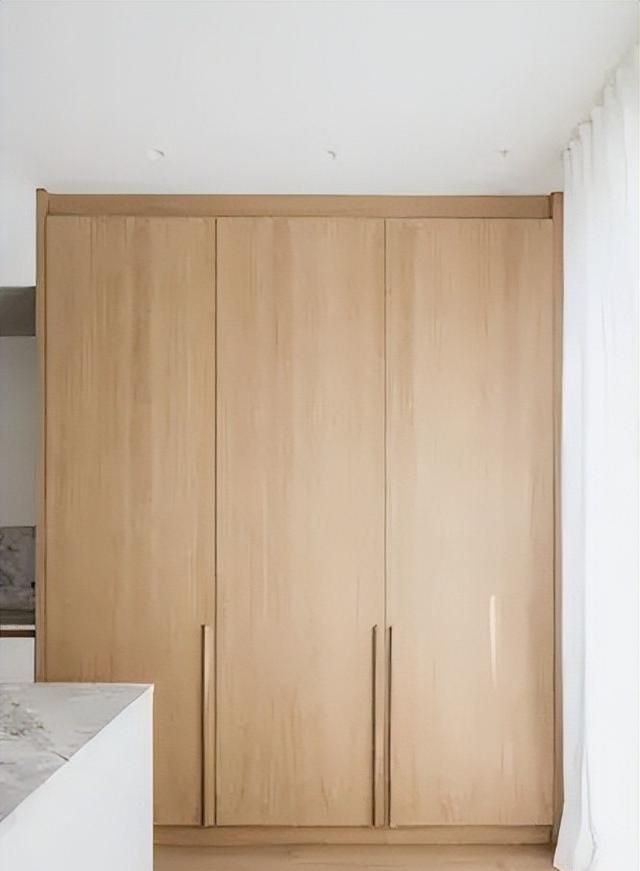 谁说小户型不能有衣帽间?这样设计既实用又显宽敞 谁说小户型没衣帽间?这样挤,实用又显大 - 家居知识