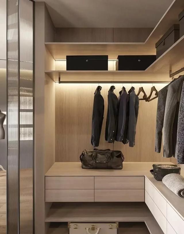 谁说小户型不能有衣帽间?这样设计既实用又显宽敞 谁说小户型没衣帽间?这样挤,实用又显大 - 家居知识