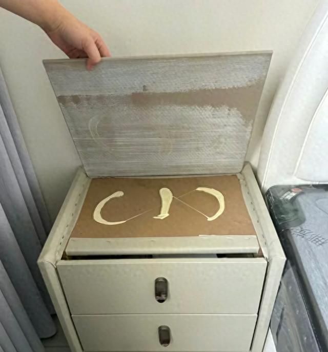 年轻人的创意床头柜平替，省钱又实用的新思路