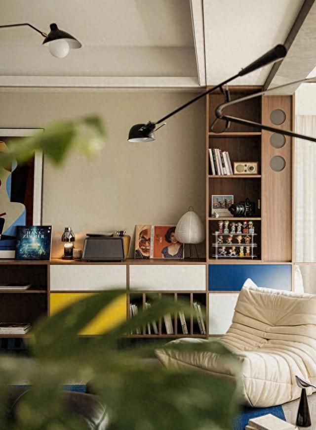 设计师巧用复古、包豪斯与孟菲斯混搭风打造独特空间