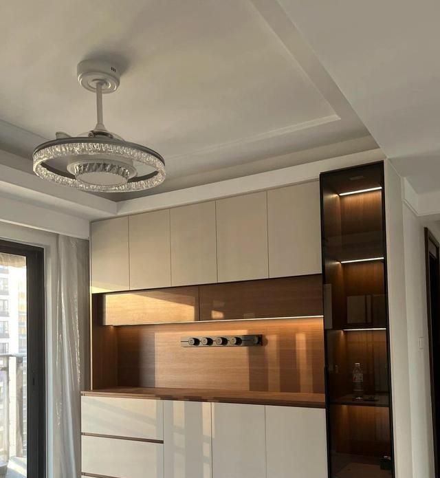 6种最丑的全屋定制柜子设计！大牌板材秒变土味现场，你踩坑了吗 - 家居知识