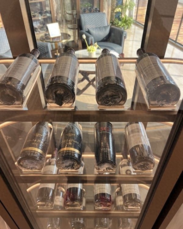 酒柜定制服务大揭秘：有名的酒柜定制公司怎么选 - 家居知识