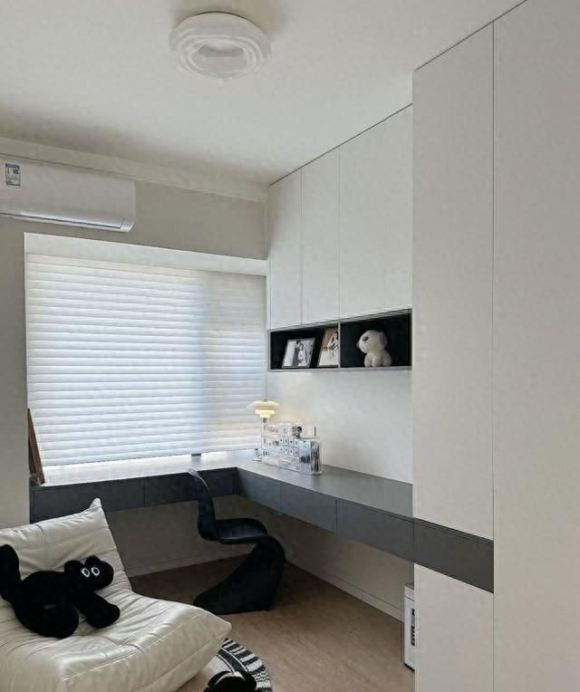 衣柜定制指南，如何选择靠谱商家与加工厂打造理想家居