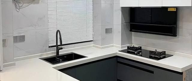 成都女子极简风家居走红,简约设计诠释温馨生活 成都极简风:女子家居装修走红,简约而不失温馨 - 家居知识