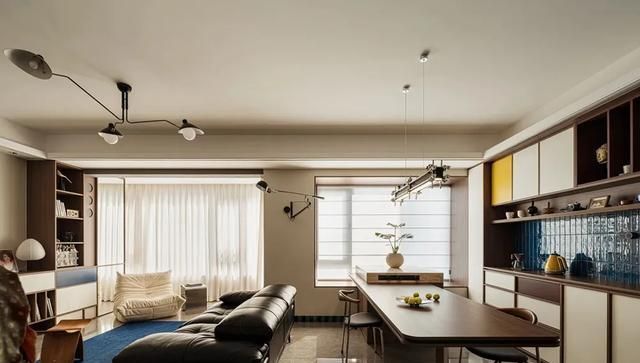 设计师以复古、包豪斯！与孟菲斯混搭风格为基调进行改造 - 家居知识