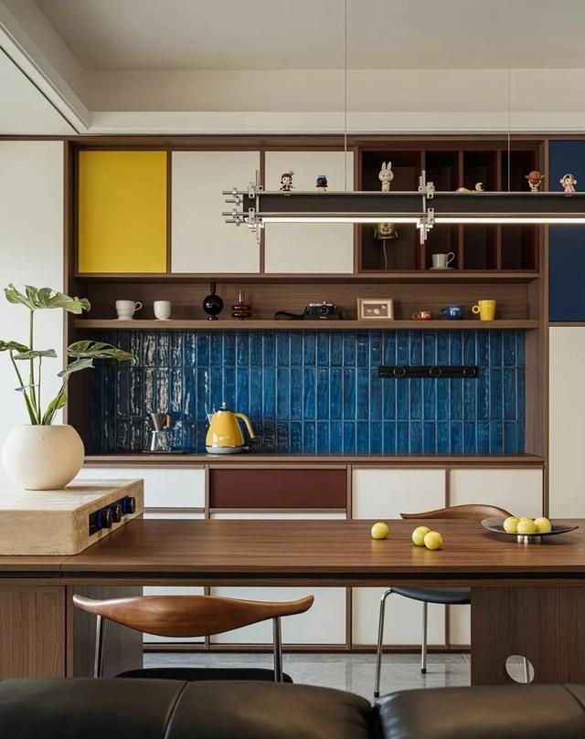 设计师以复古、包豪斯！与孟菲斯混搭风格为基调进行改造 - 家居知识