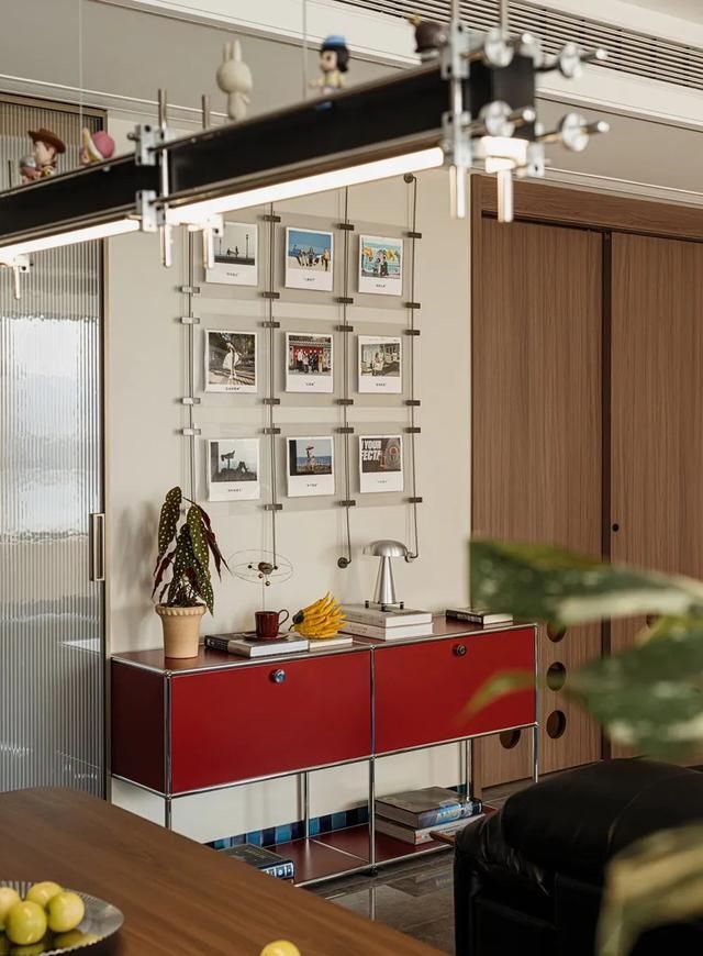 设计师巧融复古、包豪斯与孟菲斯风格打造惊艳空间改造 设计师以复古、包豪斯与孟菲斯混搭风格为基调进行改造 - 家居知识