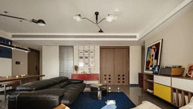 设计师巧融复古、包豪斯与孟菲斯风格打造惊艳空间改造 设计师以复古、包豪斯与孟菲斯混搭风格为基调进行改造 - 家居知识