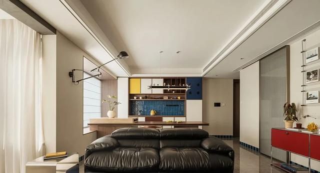 设计师巧融复古、包豪斯与孟菲斯风格打造惊艳空间改造 设计师以复古、包豪斯与孟菲斯混搭风格为基调进行改造 - 家居知识