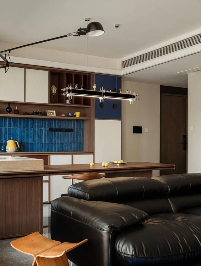 设计师巧融复古、包豪斯与孟菲斯风格打造独特空间 设计师以复古、包豪斯与孟菲?斯混搭风格为基调进行改造 - 家居知识