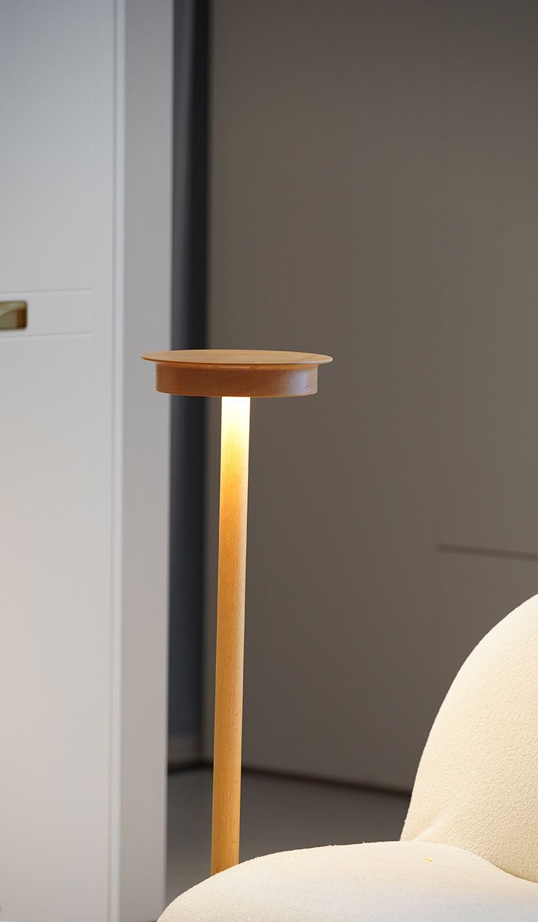 北欧风几落地灯:清冷骨相嵌暖光,冷调与柔暖的优雅碰撞 - 今日头条 北欧风几落地灯:清冷骨相嵌暖光,冷调与柔暖的优雅碰撞 - 家居知识