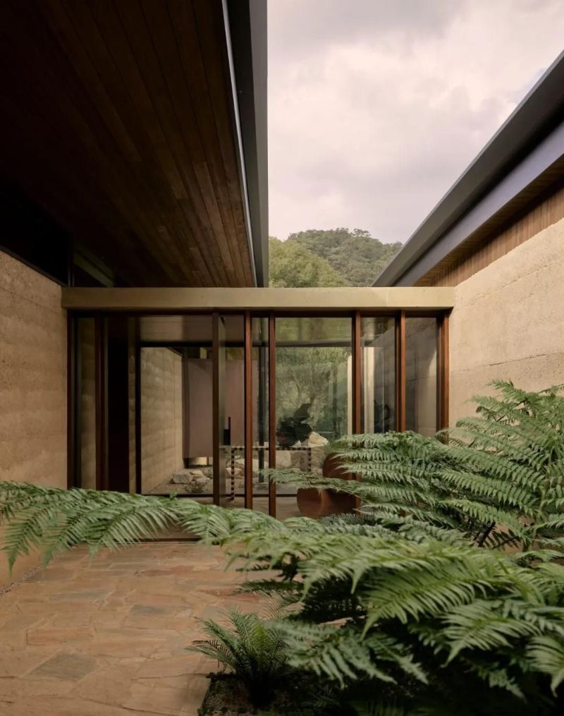 450㎡中世纪复古粗野主义,山谷中的呼吸与诗意 450㎡中世纪复古粗野主义,筑一场山谷的呼吸 - 家居知识