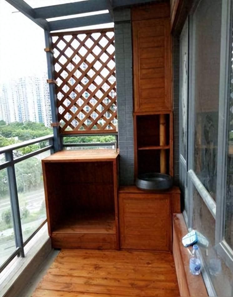 阳台别再装吊柜了!现在流行这样设计,美观又实用 谁还在阳台装过时的吊柜呀!