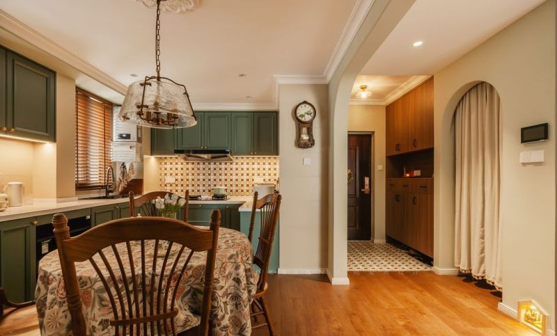 姐姐耗时4个月打造美式新家,完工效果温馨又高级,邻居羡慕不已! 姐姐花4个月把家装成美式,完工后场面极度温馨高级,太有远见了 - 家居知识