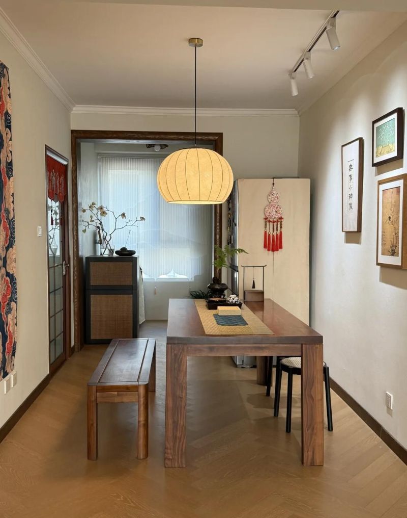 退休夫妻的精致新中式之家,纯正韵味令人惊艳 发现一对退休夫妻的家,那叫一个精致,给大家看看,纯正的新中式 - 家居知识