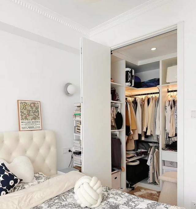 卧室别再打满墙衣柜！10㎡以上就做小衣帽间，才是收纳王炸 - 家居知识