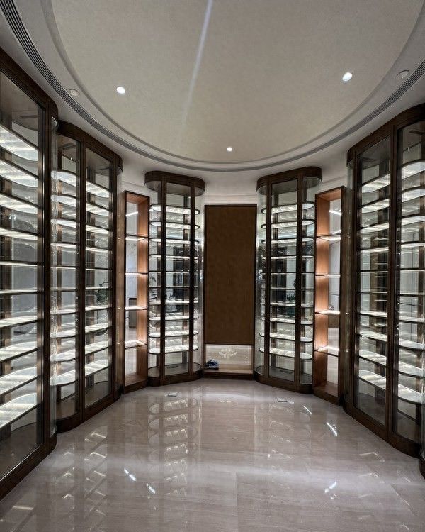 酒柜定制公司推荐，收费对比与靠谱品牌盘点