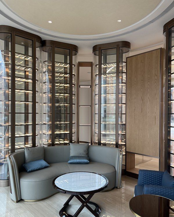 酒柜定制公司推荐,收费对比与靠谱品牌盘点 说说那些不错的酒柜定制公司,怎么收费,哪家比较靠谱? - 家居知识