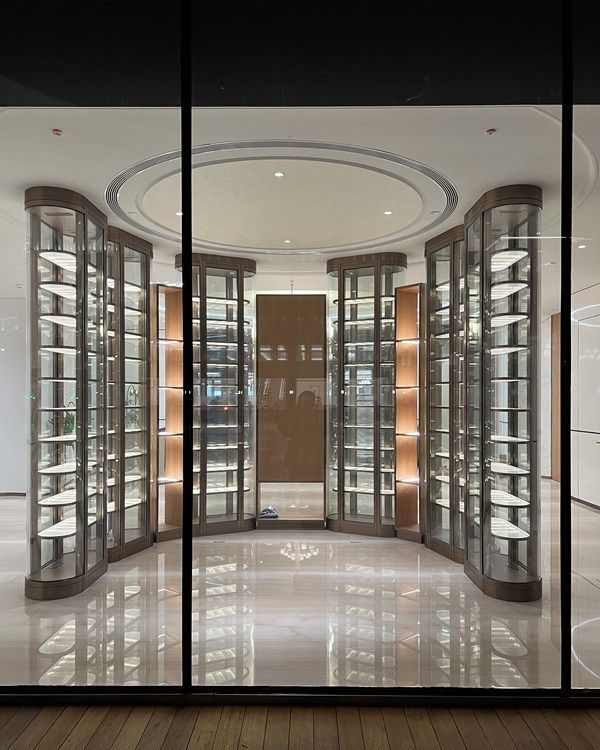 酒柜定制公司推荐,收费对比与靠谱品牌盘点 说说那些不错的酒柜定制公司,怎么收费,哪家比较靠谱? - 家居知识