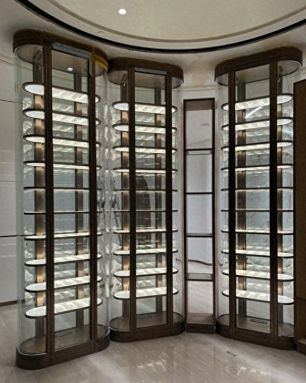 定制酒柜品牌优势解析及优质洋酒柜厂家推荐