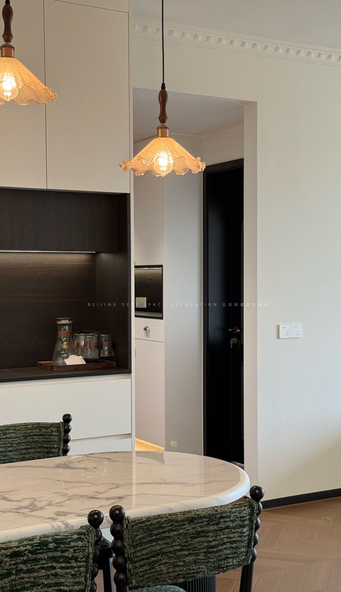 法式复古黑白撞色，珑玥湾实景打造电影感家居