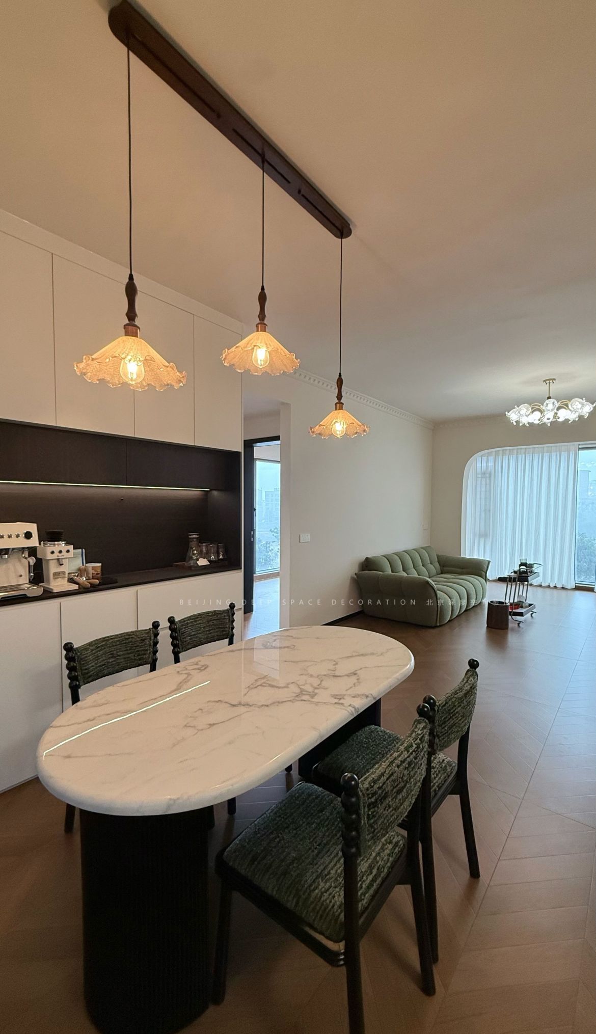 珑玥湾实景落地｜法式复古黑白撞色，把电影感住进日常 - 家居知识