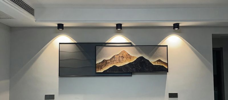 别再挂“囍”字和大红花！2026年客厅墙面这样装，邻居看了都眼红 - 家居知识