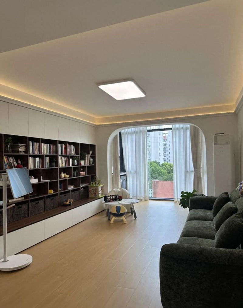 满墙书柜风靡客厅，过来人直呼真香与后悔并存