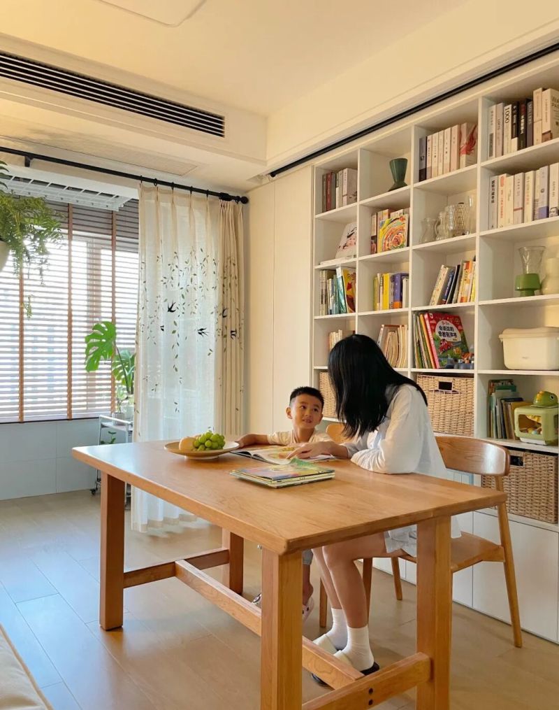 越来越多人给客厅做“满墙书柜”？过来人：很香，也十分后悔 - 家居知识