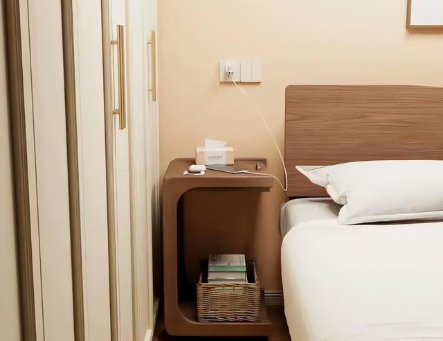 “床头柜”已逐渐退出中国家庭！看看年轻人的做法，高级又实用！ - 家居知识