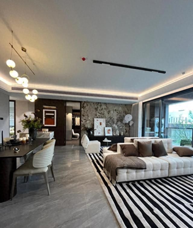 172m²现代意式大横厅设计，尽显高级大气格调