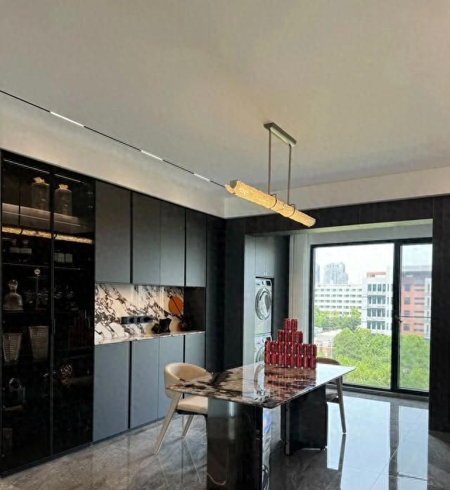 南京美女230㎡意式大平层曝光，梦幻装修引网友直呼，想住一辈子！