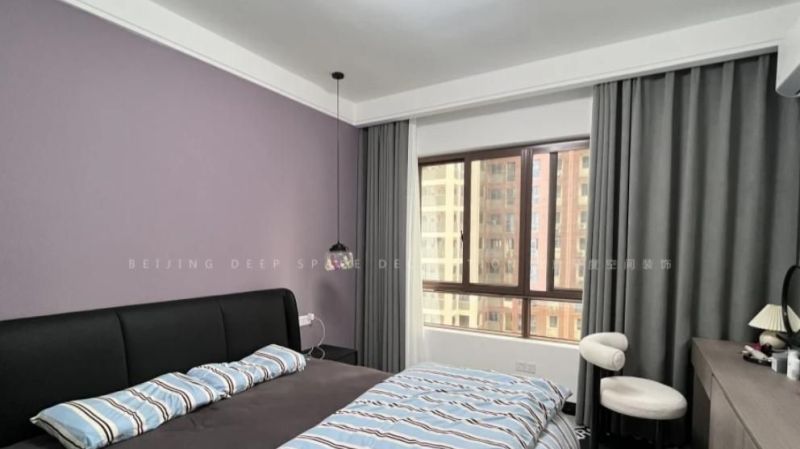 其实家从来不是展示设计的样板间，它是承载日常的居所，也是容纳情绪的容器。这套房子从大的功能分区布局，到小到一盏灯一个摆件的搭配，每一处都是业主喜好的具象表达，对于家来说，住着舒服温馨，就是最好的样子。
