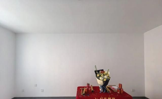 从毛坯到包豪斯,解锁极简空间的色彩材质光影 从毛坯空间到包豪斯美学,解锁极简空间的色彩、材质与光影! - 家居知识