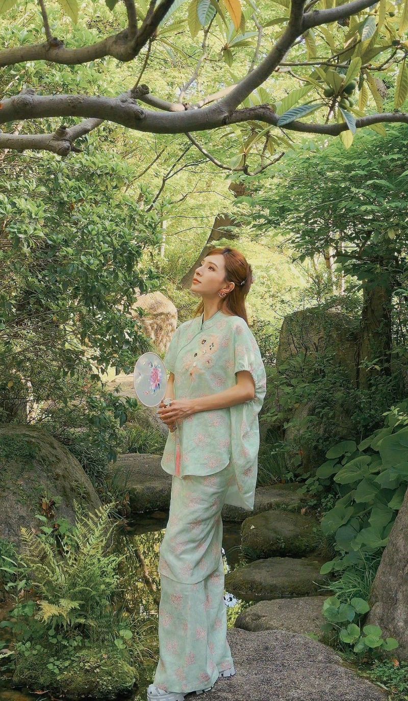 吴梵宁新中式造型,美如江南画中人