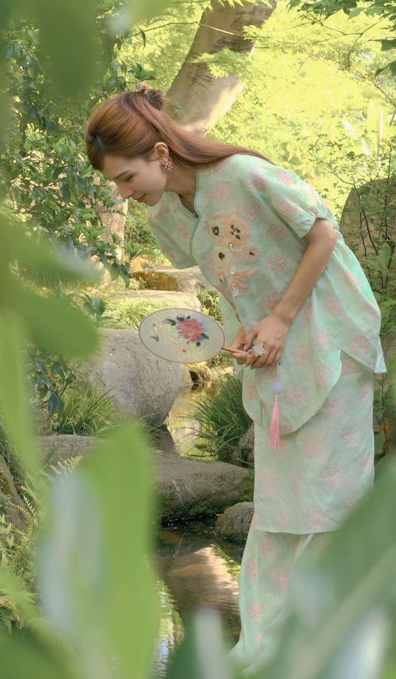 吴梵宁新中式造型,美如江南画中人