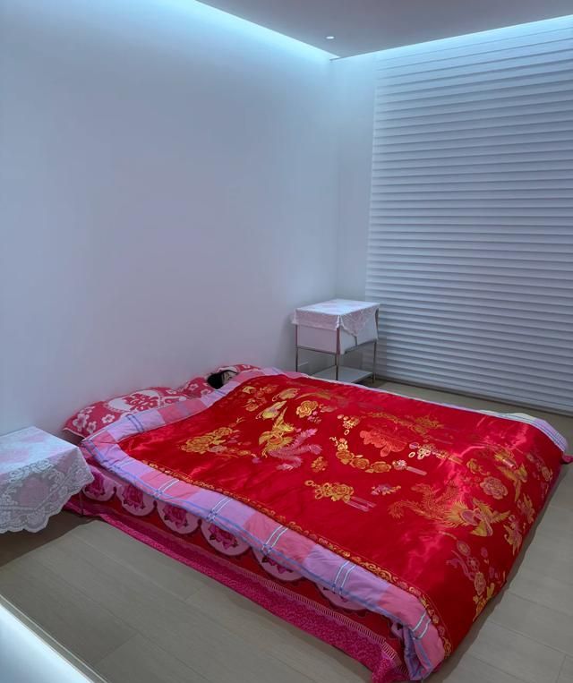 女子晒出花15万装修的新房,被婆婆布置后:连房子都不想要了 - 今日头条 女子晒出花15万装修的新房,被婆婆布置后:连房子都不想要了 - 家居知识