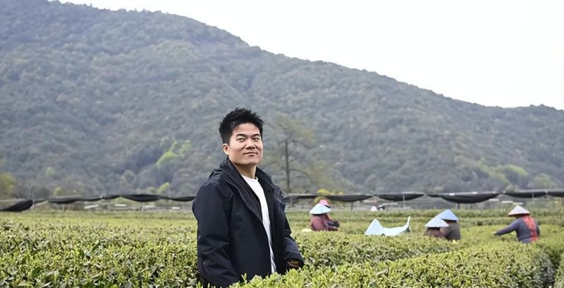 花十几万装轻奢变样板间,董宇辉家的烟火气教我改造人生 - 今日头条 花十几万装轻奢变样板间,董宇辉家的烟火气教我改造人生 - 家居知识