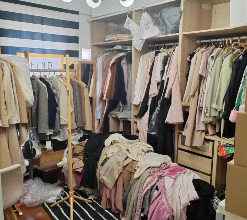 被网友家的「衣帽间收纳」惊到了，打开思路后，那叫一个实用！ - 今日头条