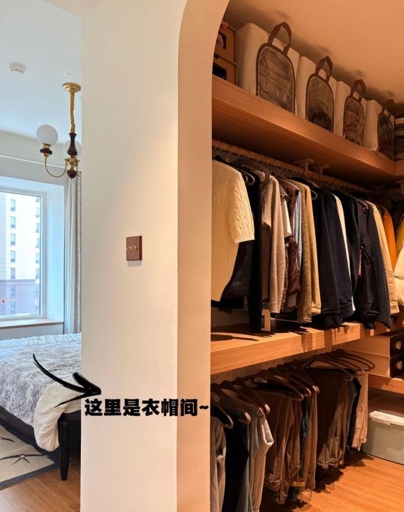 被网友家的「衣帽间收纳」惊到了,打开思路后,那叫一个实用! - 今日头条 被网友家的「衣帽间收纳」惊到了,打开思路后,那叫一个实用! - 家居知识