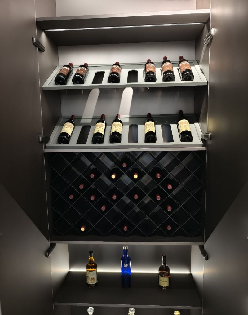 高定不锈钢酒柜恒温防潮实测，广东别墅酒窖参考 - 家居知识